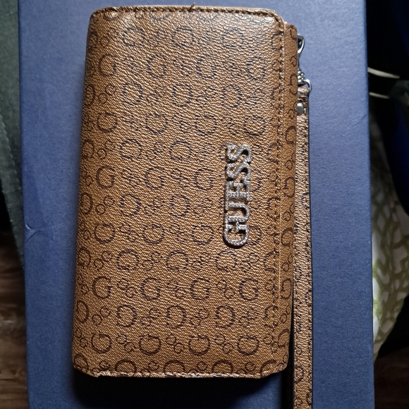 Guess Printed Wristlet Wallet - Picture 1 of 8